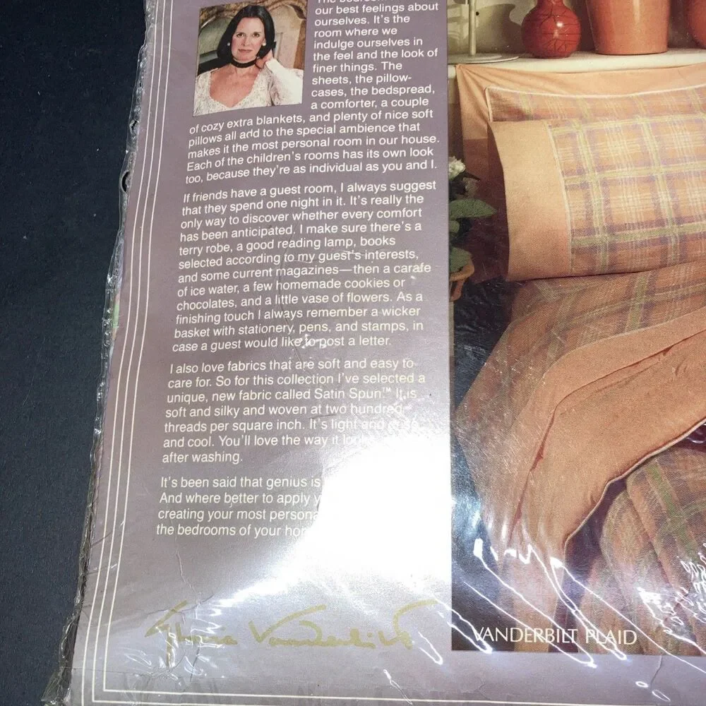 NEW VINTAGE 1983 Gloria Vanderbilt PLAID PEACH Double FLAT SHEET